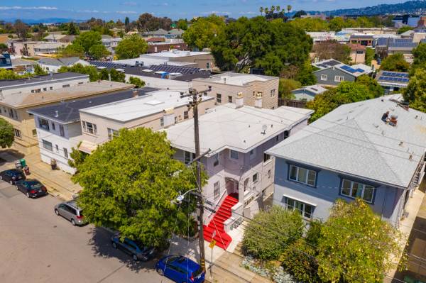 1BR/1BA Apartment on 41st St · Oakland photo 3