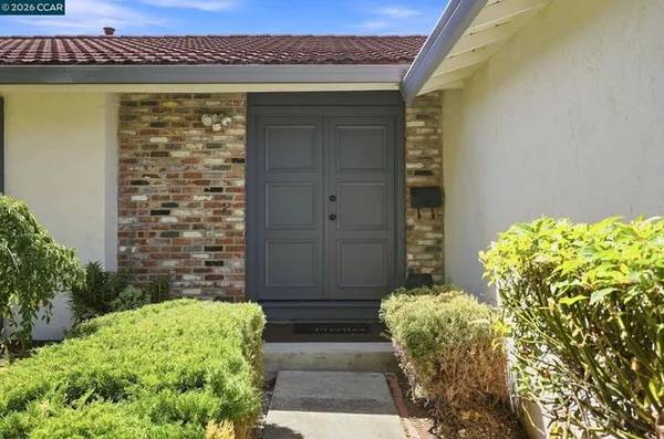 3BR/2BA Single Family House on Regina Ln · Concord photo 2