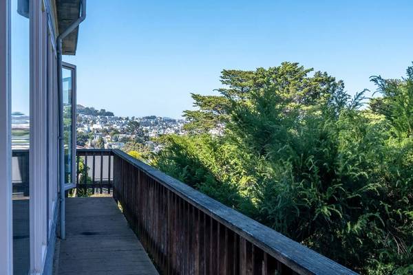 2BR/1BA Apartment · San Francisco photo 5