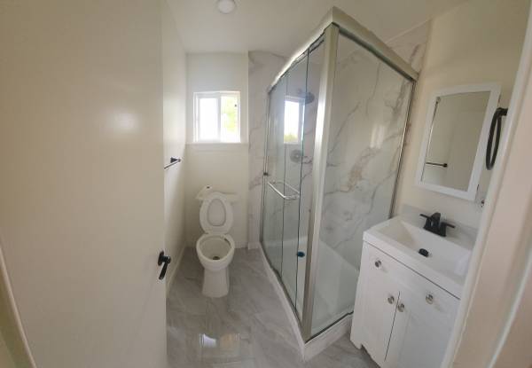 3BR/2BA Single Family House · Saratoga photo 2