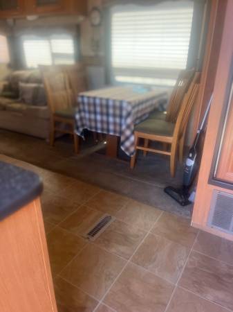 1BR/1BA Other on Dale Avenue · Vineburg photo 3