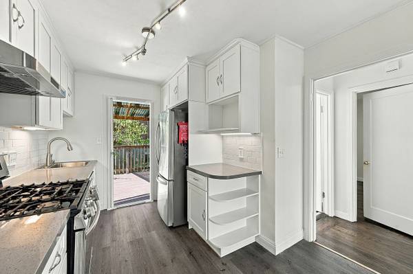 3BR/2BA Single Family House · San Francisco photo 4
