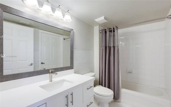 1BR/1BA Townhouse on 15th Street Near Bissell · Richmond photo 2