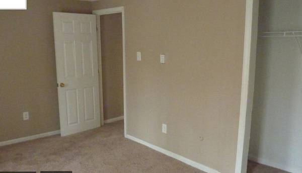 1BR/1BA Townhouse on 15th Street Near Bissell · Richmond photo 5