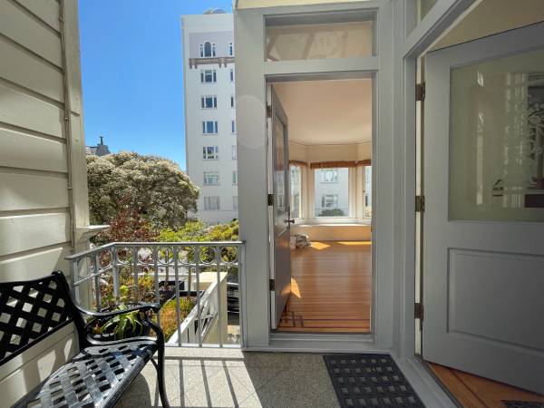 2BR/1BA Other on Larkin St · San Francisco photo 2