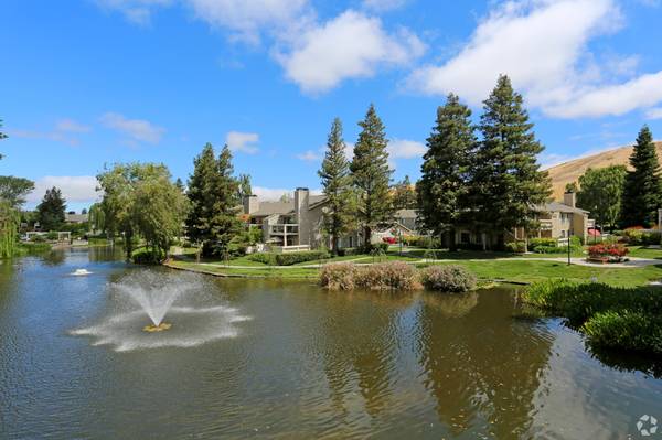 Apartments on N Lake Dr · Dublin