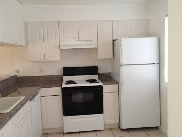 2BR/2BA Townhouse · Belmont