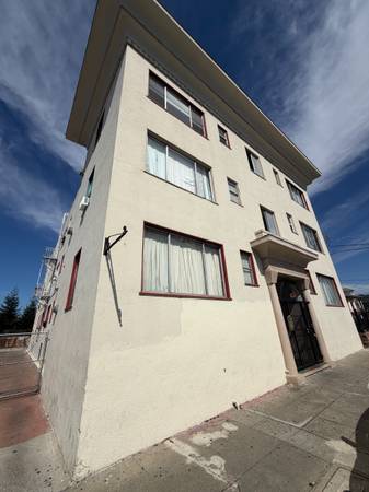 0BR/1BA Apartment · Oakland