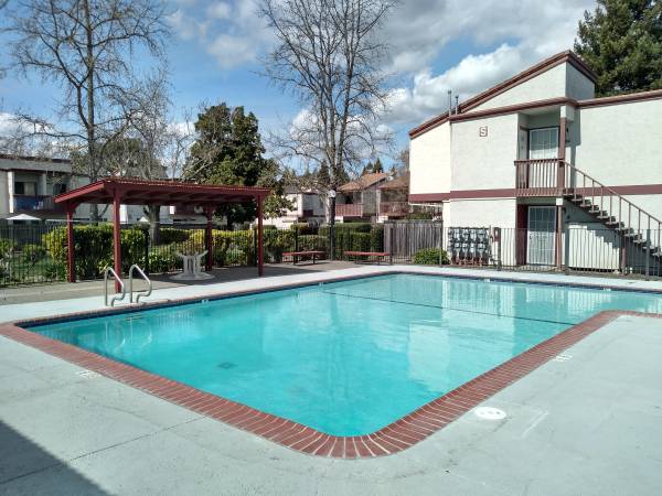 1BR/1BA Apartment on Mcbride Lane · Santa Rosa