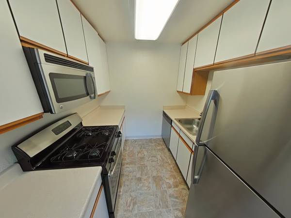 1BR/1BA Apartment on Mill St · Menlo Park photo 5