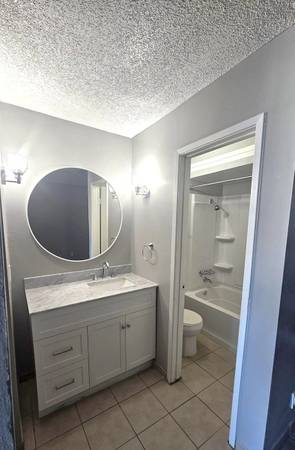 1BR/1BA Apartment on Canal Street · San Rafael photo 4