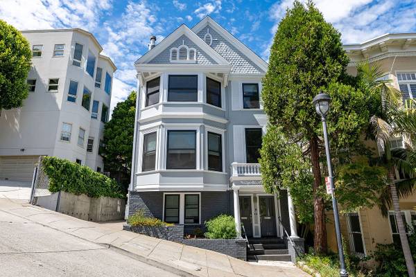 4BR/3BA Single Family House · San Francisco photo 2