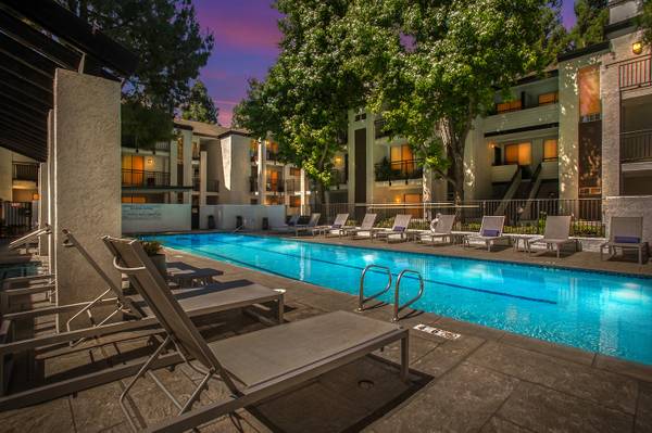 Townhouses on Stoneridge Mall Rd · Pleasanton