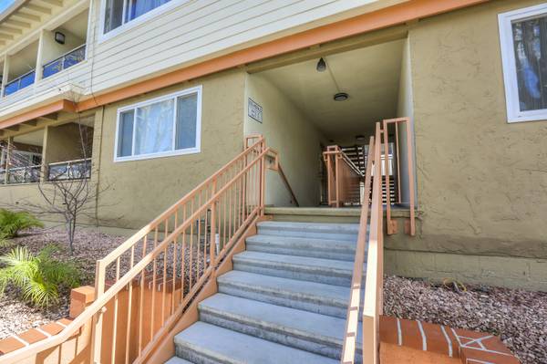 3BR/2BA Apartment · Menlo Park photo 3