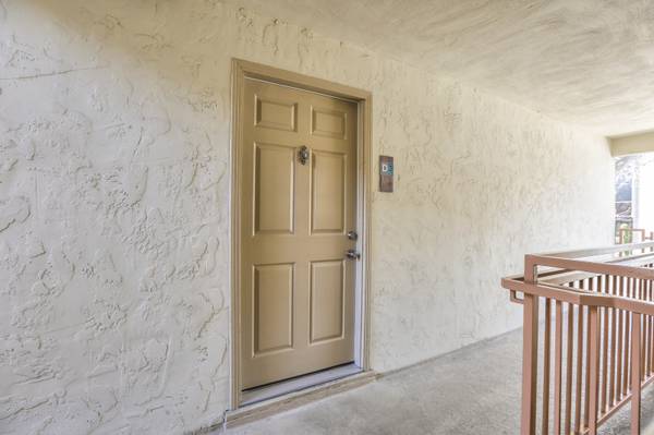 3BR/2BA Apartment · Menlo Park photo 4