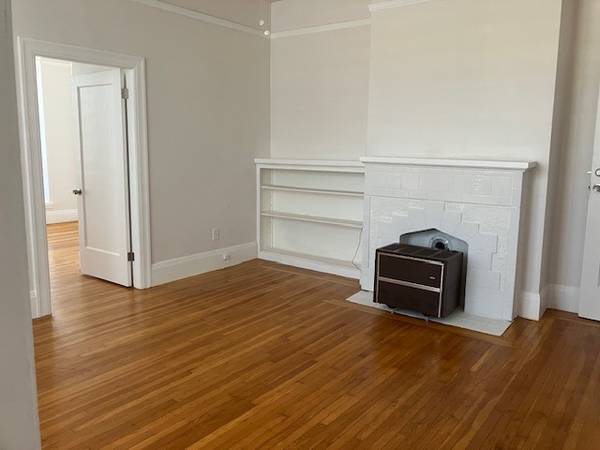 1BR/1BA Flat on 6th Ave · Oakland photo 3