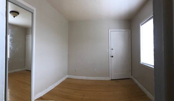 2BR/1BA Apartment · Oakland photo 4