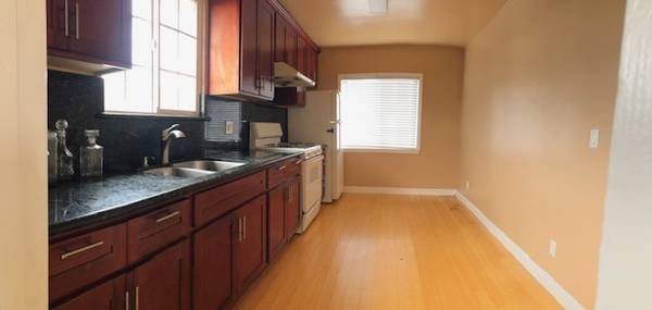 2BR/1BA Apartment · Oakland photo 3