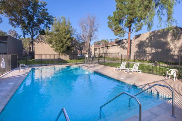 Apartments on East Avenue · Pleasanton photo 5