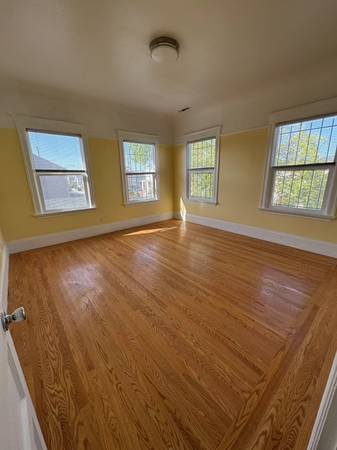 4BR/2BA Duplex · Oakland
