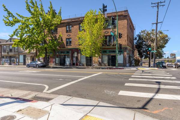 1BR/1BA Loft · Oakland photo 2