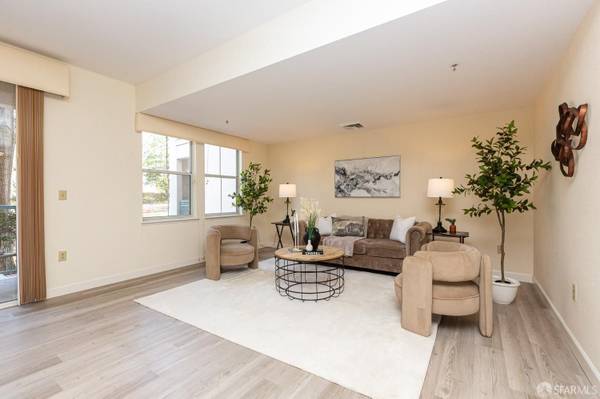 1BR/1BA Condo on Tice Creek Dr · Walnut Creek photo 2