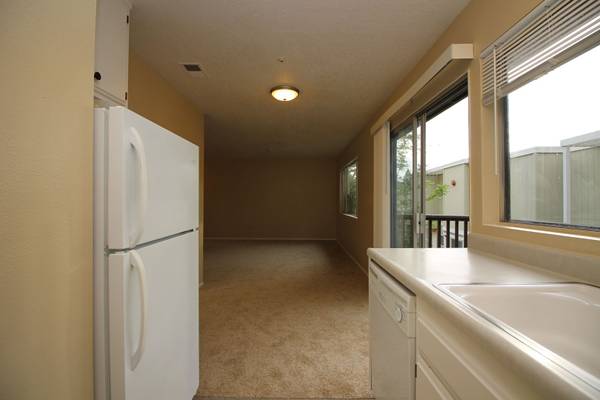 1BR/1BA Apartment · Santa Rosa photo 4
