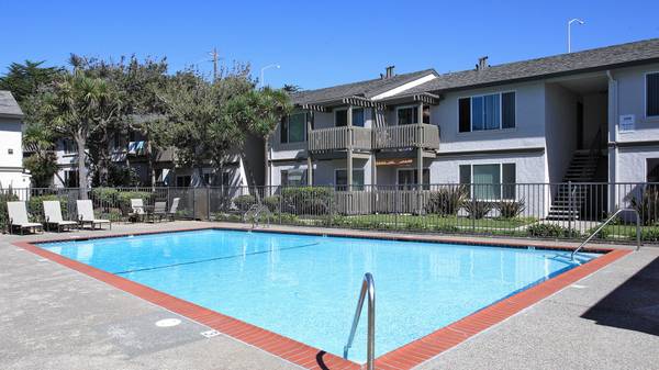 Apartments on Palmetto Ave · Daly City photo 5