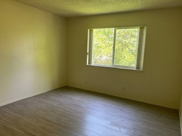 2BR/1BA Duplex · Santa Rosa photo 5