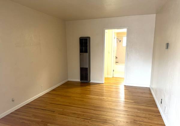 1BR/1BA Apartment on Newhall Street · Santa Clara photo 3