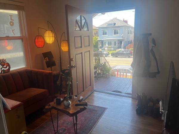 2BR/1BA Apartment on West Street · Oakland photo 4