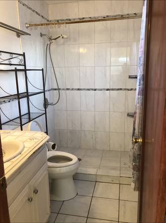1BR/1BA Single Family House on Hale Ave · Oakland photo 5