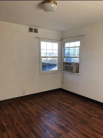 1BR/1BA Single Family House on Hale Ave · Oakland photo 3