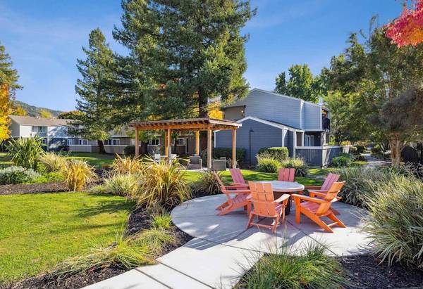 Apartments on Burt St. · Santa Rosa photo 2