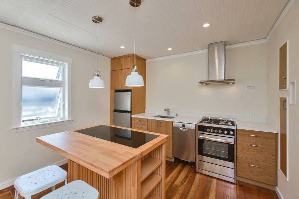 1BR/1BA Single Family House · Emeryville photo 3