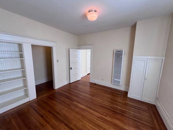 1BR/1BA Apartment · Berkeley photo 4