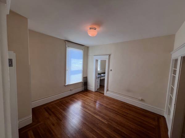 1BR/1BA Apartment · Berkeley photo 3