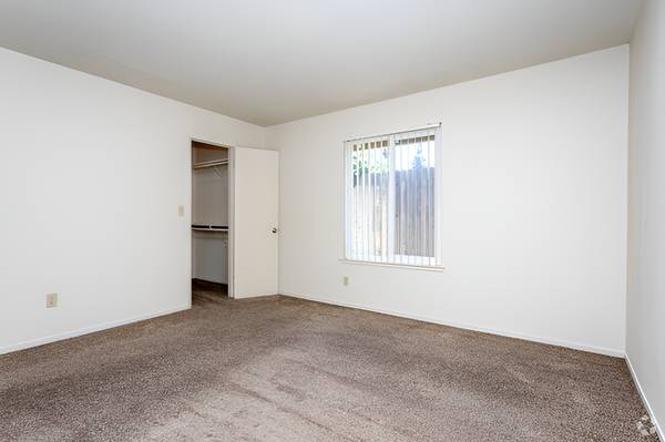 2BR/1BA Apartment · Fresno photo 5