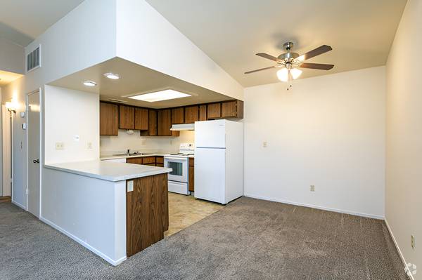 2BR/1BA Apartment · Fresno photo 3