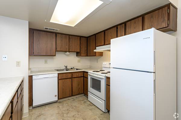 2BR/1BA Apartment · Fresno photo 4