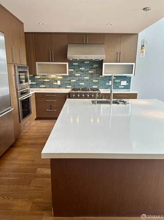 3BR/3BA Single Family House · San Francisco photo 2