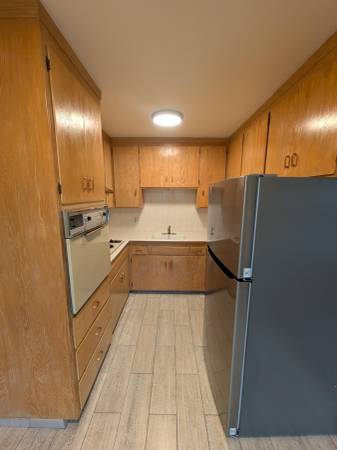 2BR/1BA Apartment on Turk Blvd · San Francisco photo 5