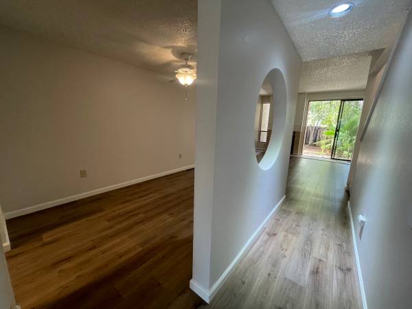 2BR/2BA Townhouse on Rodney Cmn · Fremont photo 5