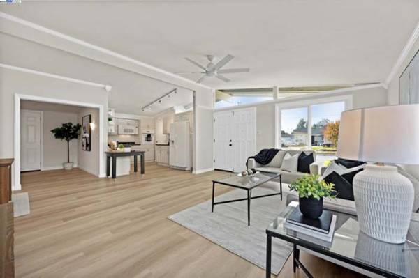 3BR/2BA Single Family House · Hayward photo 5