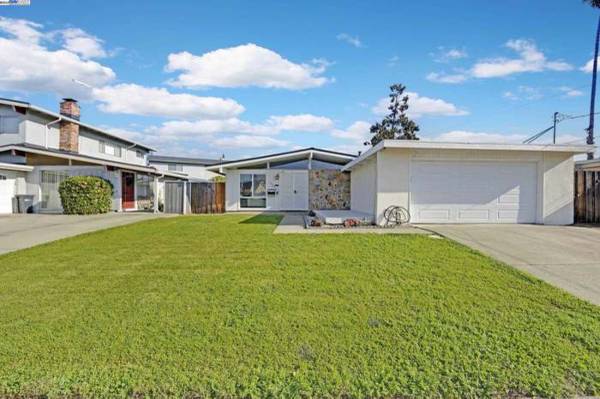 3BR/2BA Single Family House · Hayward