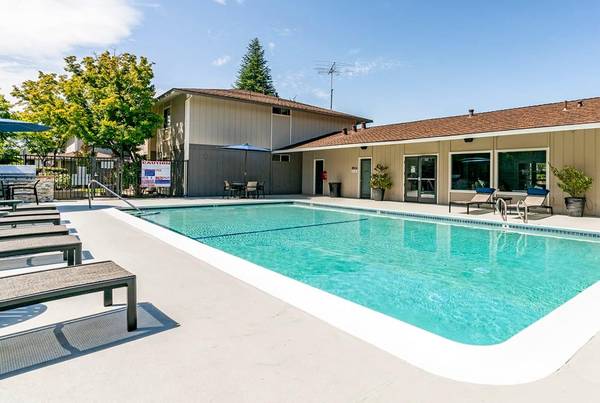 2BR/1BA Apartment on Trancas St · Napa