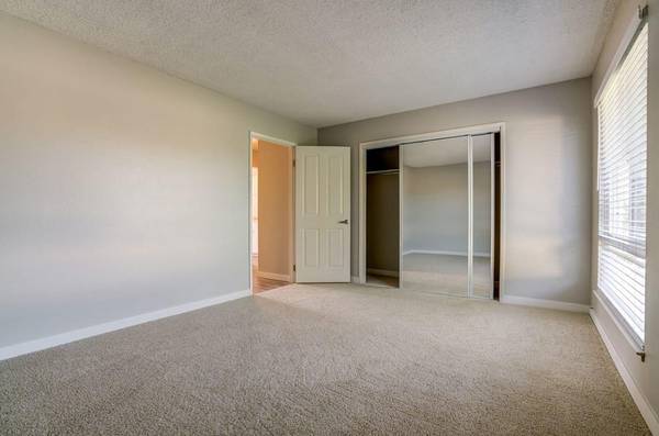 2BR/1BA Apartment on Trancas St · Napa photo 4