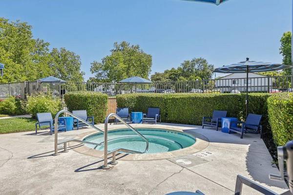 Apartments on Charlotte Way · Livermore photo 2