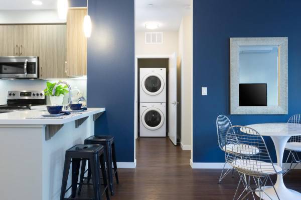 Apartments on West El Camino Real · Sunnyvale photo 2