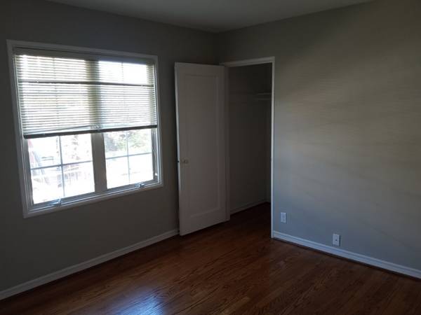 1BR/1BA Apartment on Broadway · Alameda photo 5